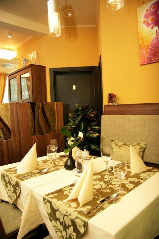 Fine Restaurant & Apartments Malacka Kültér fotó